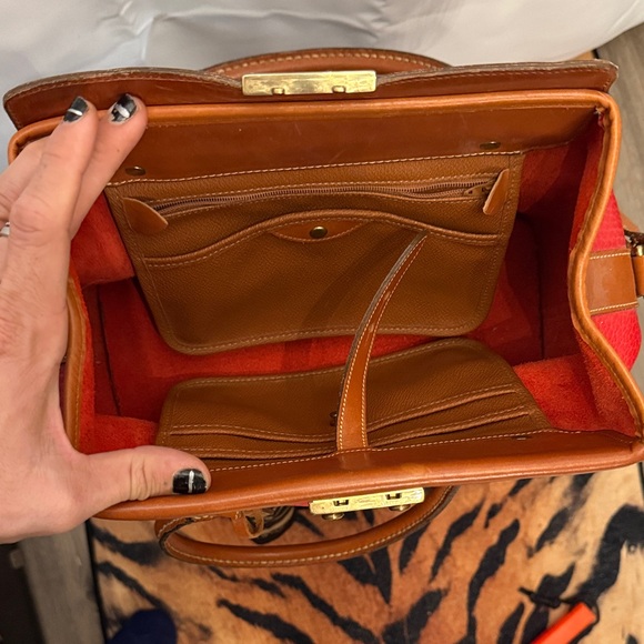 Dooney & Bourke Red and Tan Satchel doctor bag vintage leather - Picture 12 of 17